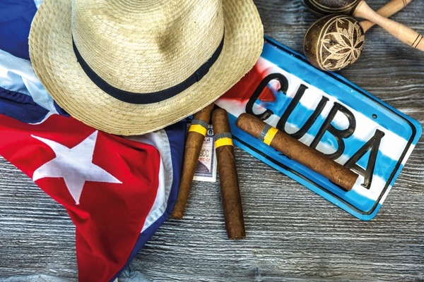 Kuba - zemlja plesa i koktela