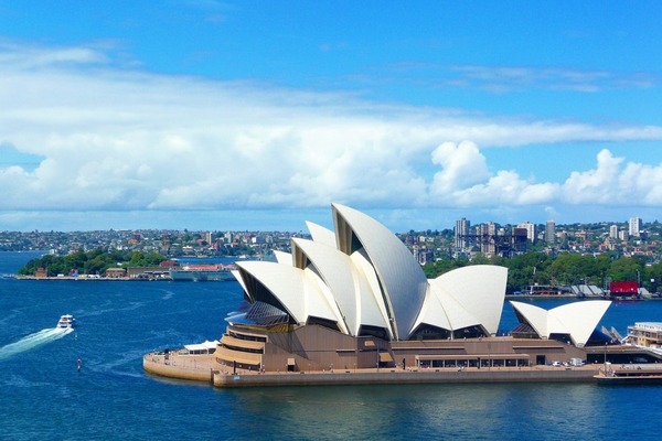 Australija