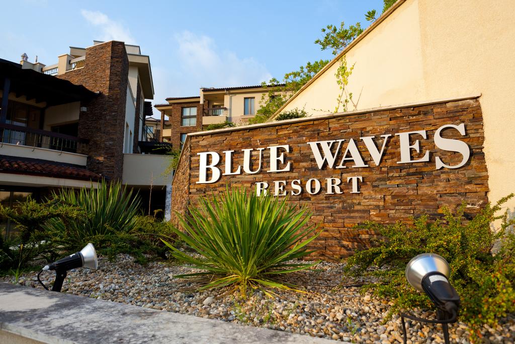 Blue-Waves-Resort-Ljetovanje-Jadran-otok-Krk-Malinska-slika-izvana