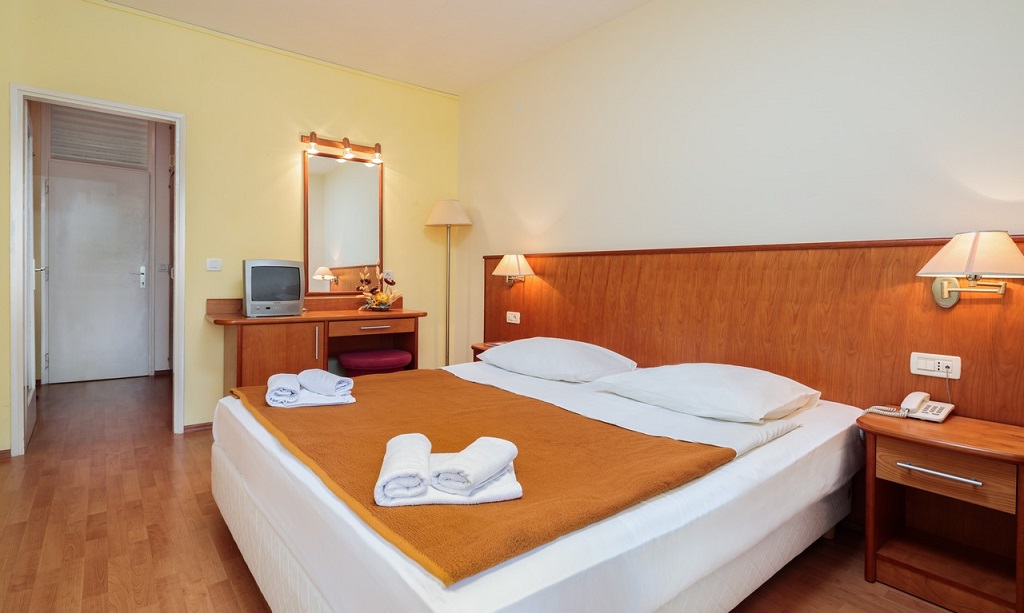 Fontana-Resort-Classic-Levanat-bedroom-1