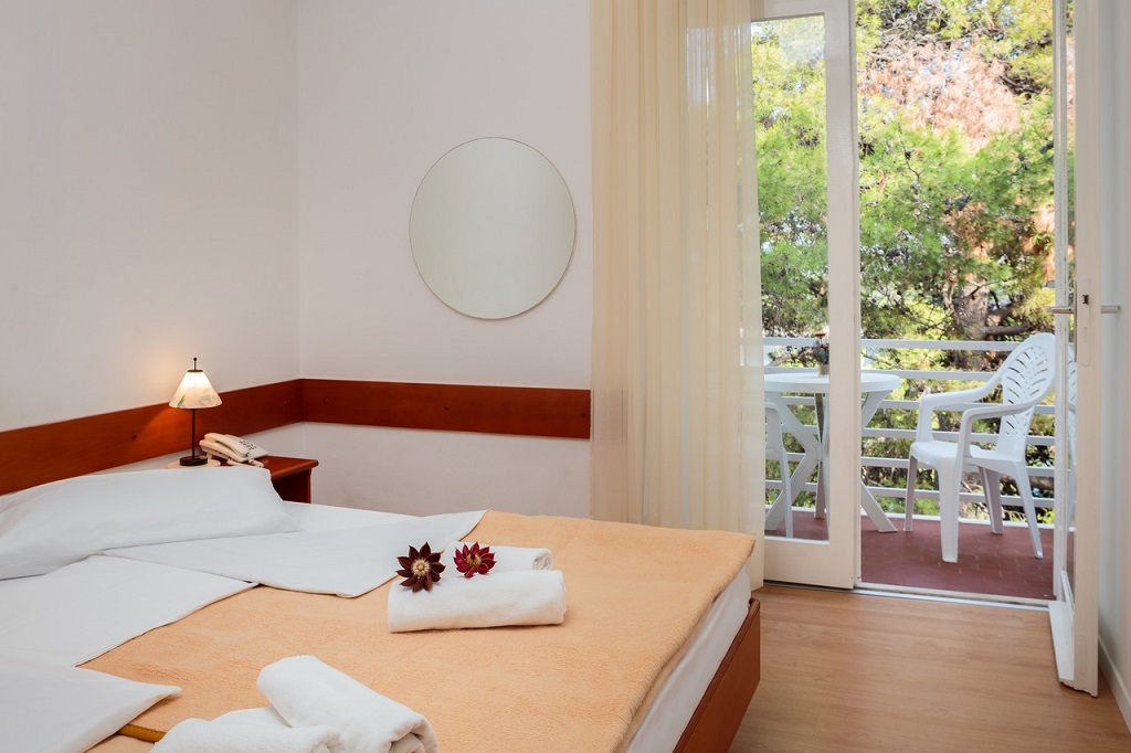 Fontana-Resort-Classic-Maestral-bedroom-2