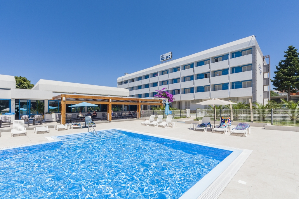 Ljetovanje-Biograd-Hotel-Bolero-vanjski-bazen-8