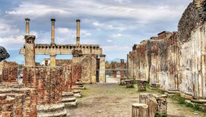 italija-pompeji-forum_tn