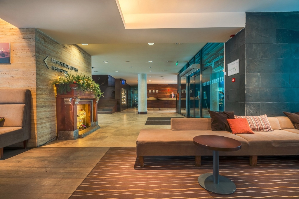 hotel-panorama_1024x683_lobby